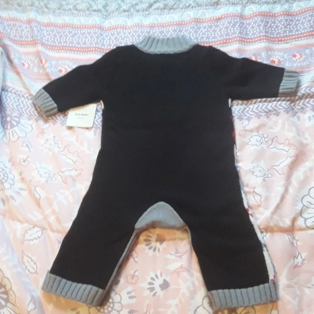 0-3mo Old Navy lil' loves one piece knit argyle romper NWT